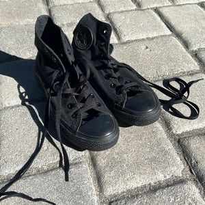 ALL BLACK CONVERSE HIGH TOPS